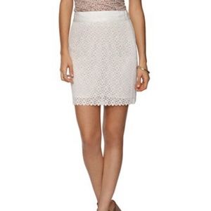 Forever 21 | Cream Lace Overlay Pencil Skirt Sz M